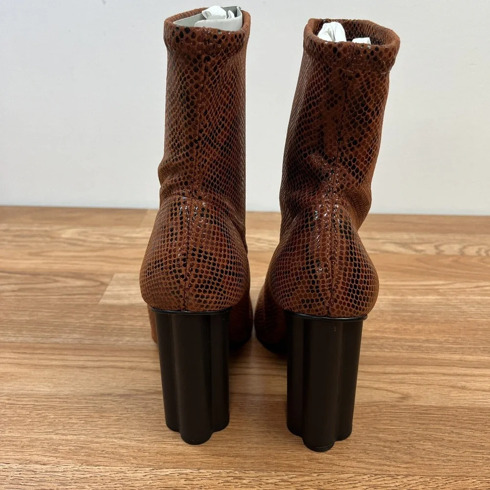 ASOS DESIGN Eliza Heeled Sock Boots in Snake Women's US Size 8 NEW